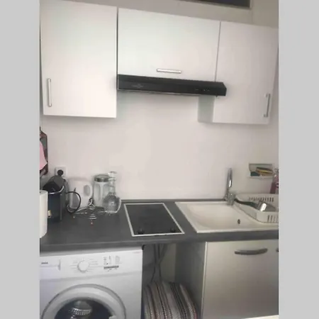 Studio A 600m Des Plages/clim Reversible/wifi Apartment Frejus